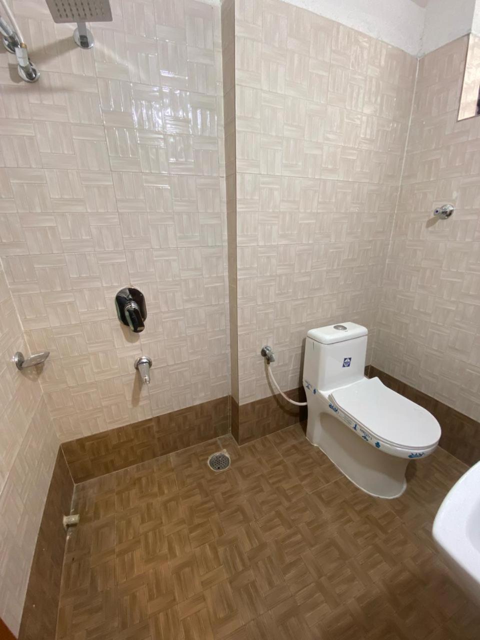 Blossoms Heights- Luxury Collection- Banjara Hills 3*